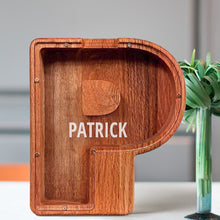 Load image into Gallery viewer, 刻字字母胡桃木存钱罐B2BCBS4497A-B2BCBS4497Z