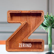 Load image into Gallery viewer, 刻字字母胡桃木存钱罐B2BCBS4497A-B2BCBS4497Z